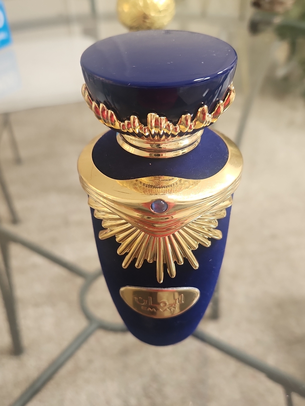 Luxury Deep Blue Velvet Decorative Bottle Perfume with Gold Accents